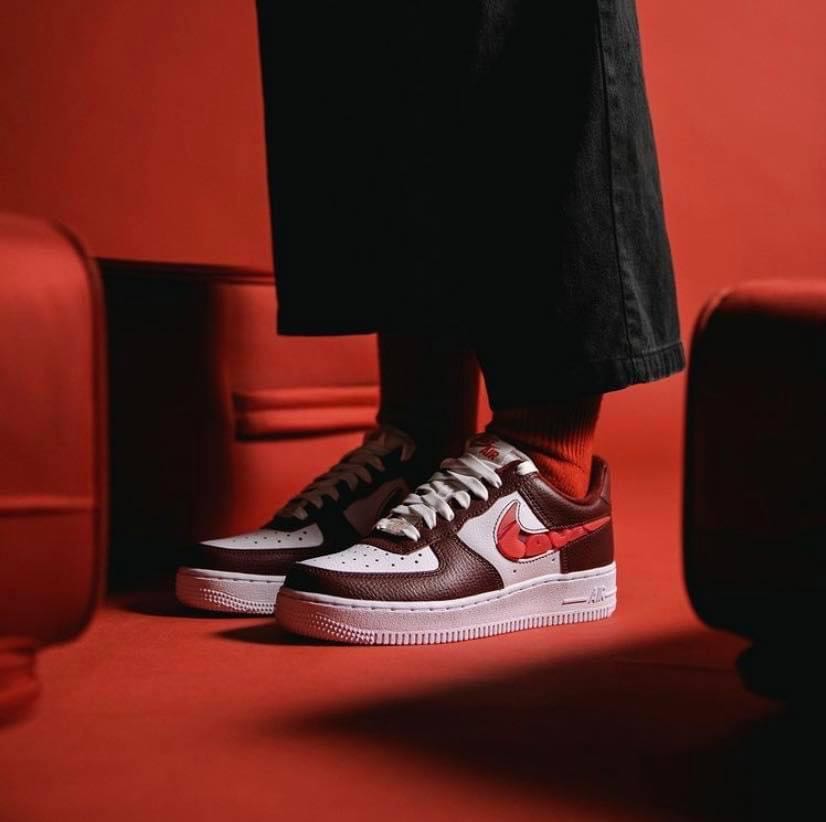 wmns_nike_air_force_1_07_se_lo_1612584058_d53103b9